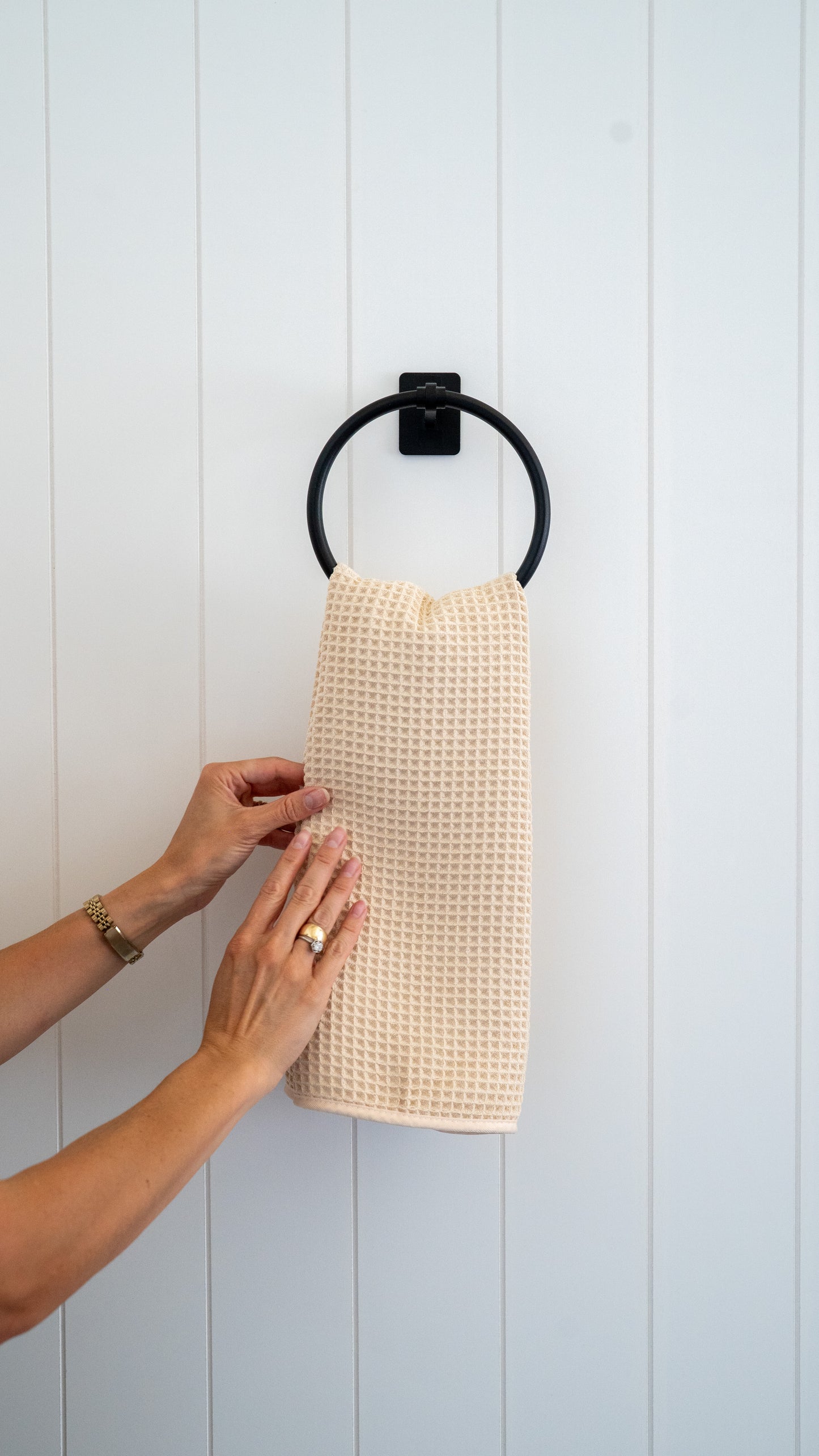 Pearl Sunday Hand Towel