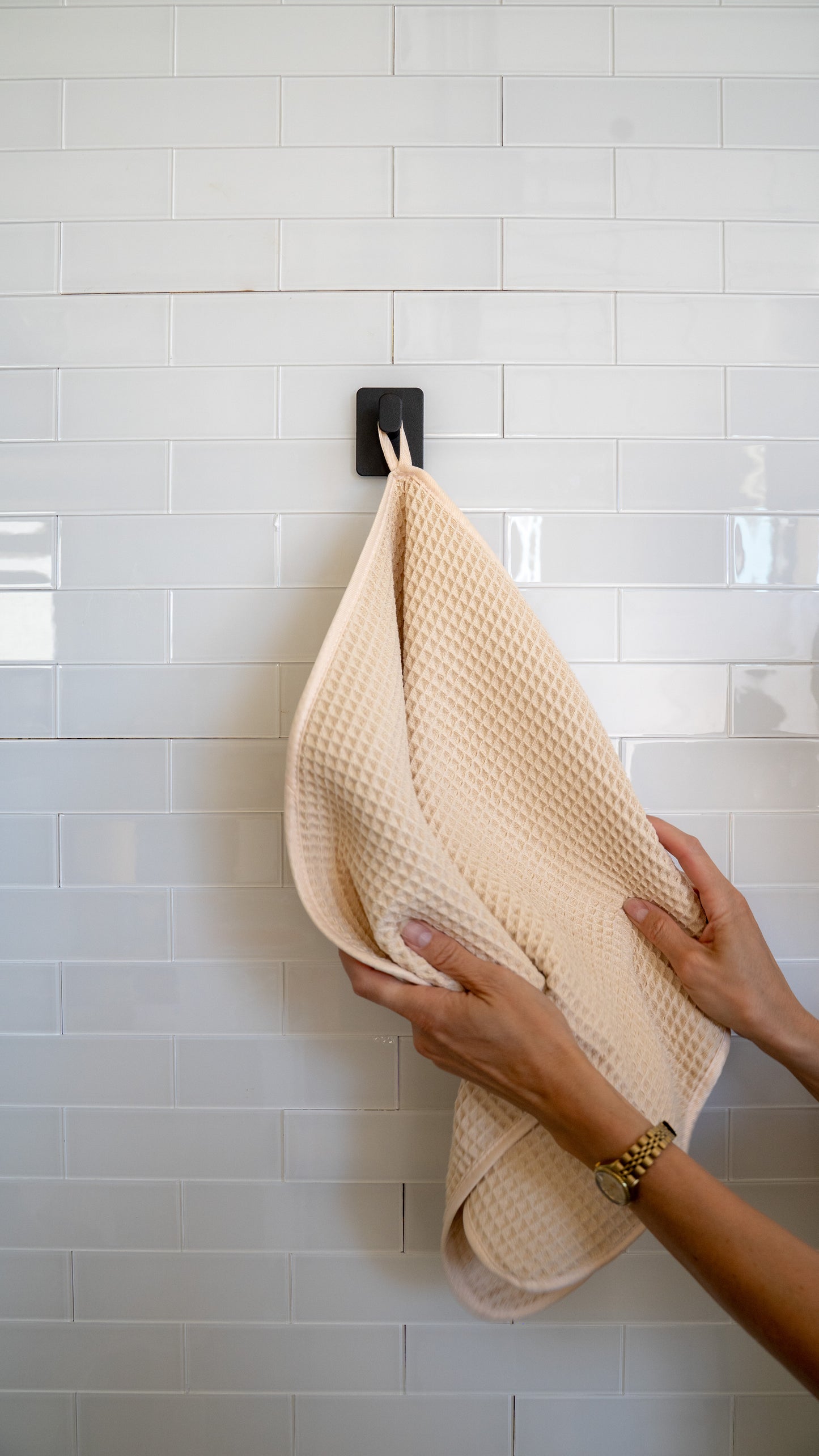 Pearl Sunday Hand Towel