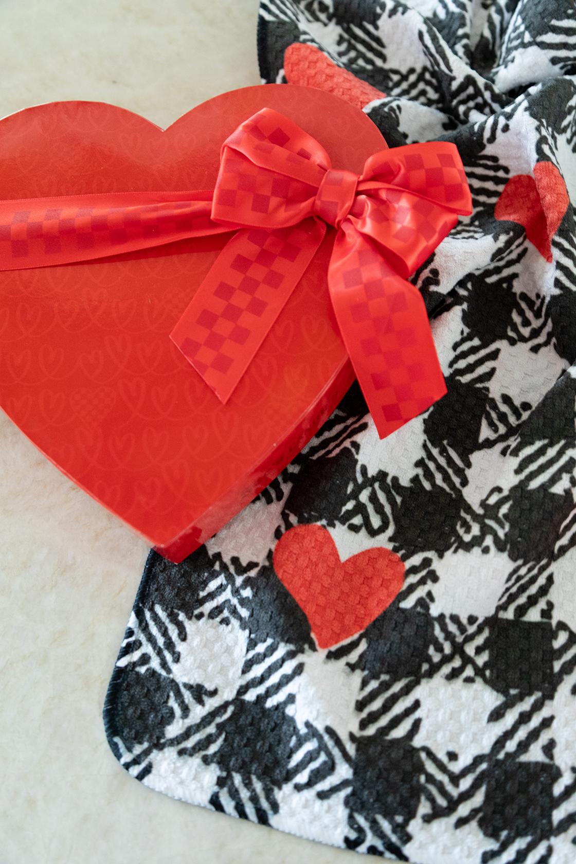 BW Plaid Hearts