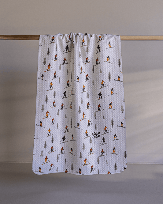 Skiers - Loom Loom